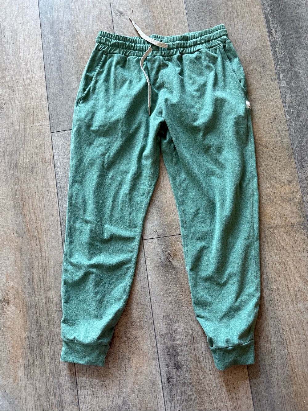 Vuori Halo Essential performance 
Jogger. Size XS.